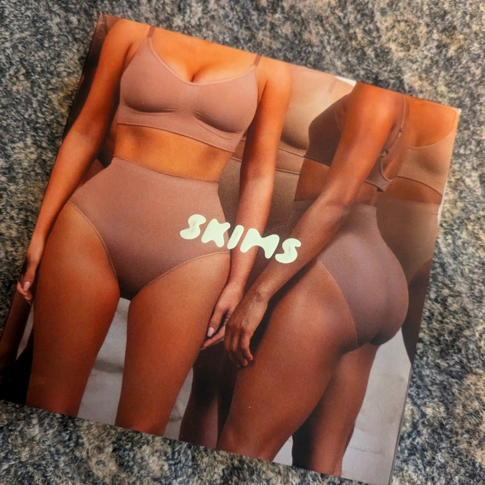 Skims sculpting mid waist brief